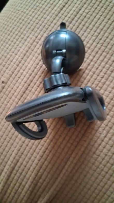 Photo of free iHome cell phone holder (07075 - Wood Ridge) #4