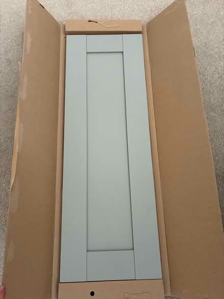 Photo of free B&Q ‘Ashmead’ Kitchen Cupboard Door in Pebble (Appleby-in-Westmorland CA16) #1