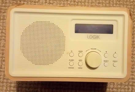 Photo of free LOGIK portable radio (Cutteslowe OX2) #1