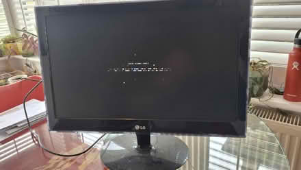 Photo of free LG computer screen (Horsted Keynes RH17) #1