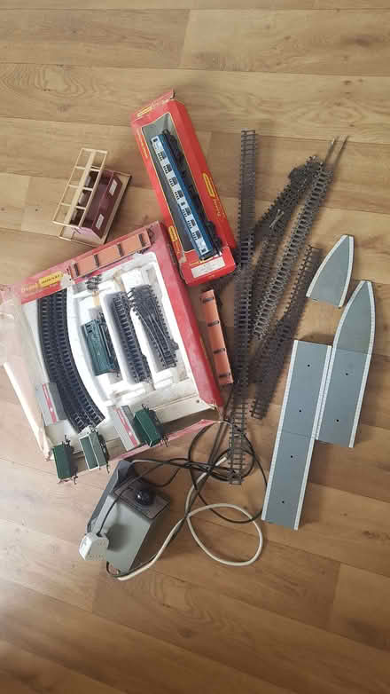 Photo of free Miscellaneous train bits (Taddiport EX38) #1