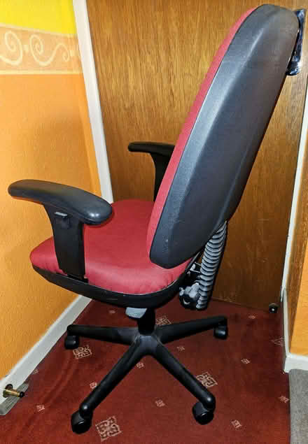 Photo of free Office chair (Gorse Hill SN2) #4