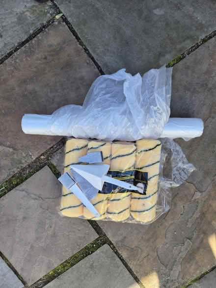 Photo of free Decorating items (DE21) #1