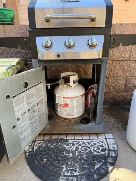 Photo of free Gas grill (Rio Rancho) #2