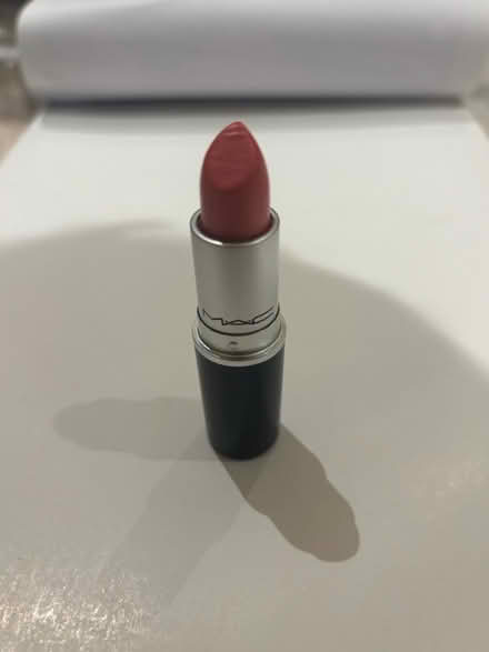 Photo of free 2 x Lipstick (MAC & Estée Lauder) (Ha1) #2