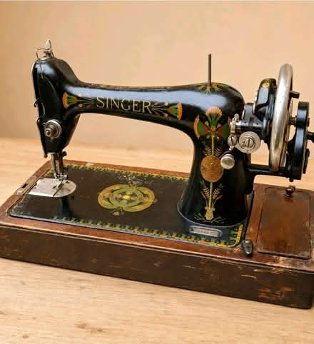 Photo of Manual Sewing Machine (Corringham SS17) #1