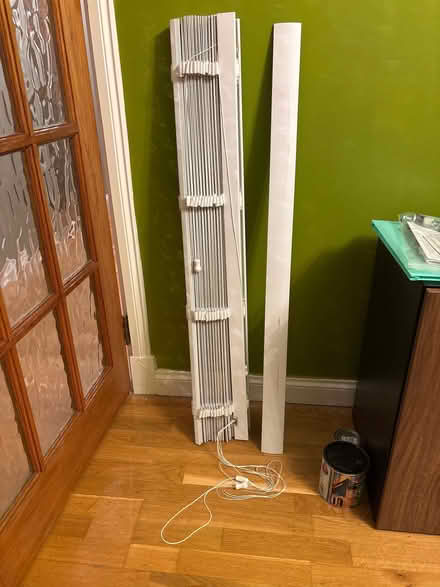 Photo of free White venetian blinds (Chesser EH14) #1