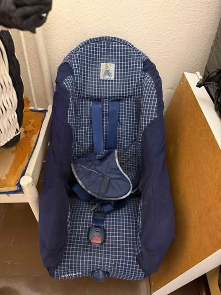 Photo of free Baby car seat (SW1V 2SW) #2