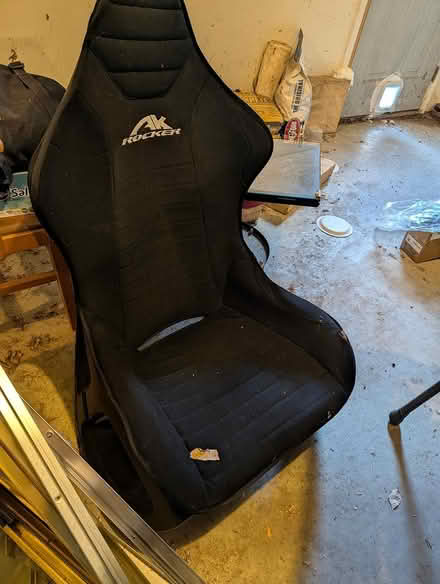 Photo of free gaming chair (Northwest Indianapolis) #1