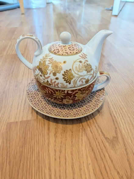 Photo of free Teapot and cup set (Stirchley B30) #2