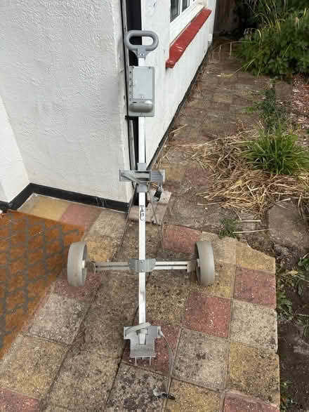 Photo of free X2 golf trolleys (Carshalton SM5) #1