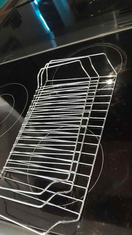 Photo of free 3 cooling racks (Kingsway GL2) #2