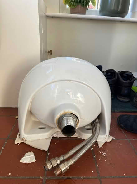 Photo of free Cloakroom basin (Woolton L25) #3