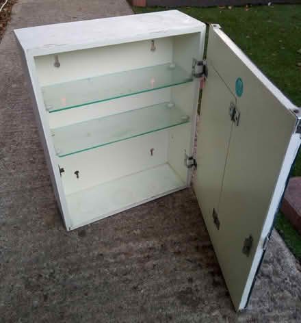 Photo of free Mirror cabinet (Cutteslowe OX2) #2