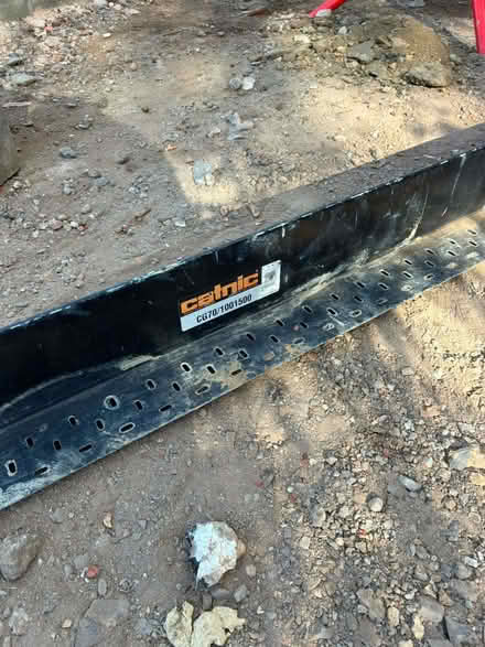 Photo of free Catnic lintel (Colt Hill RG29) #1