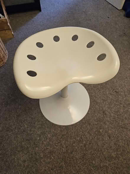 Photo of free Swivel stool (Bussage GL6) #1
