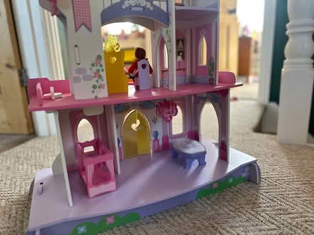 Photo of free Toy castle (Hampden Park BN22) #3