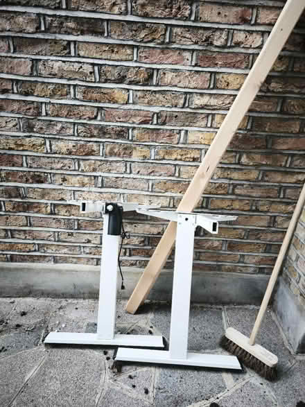 Photo of free IKEA flexispot table frame (CR0) #2