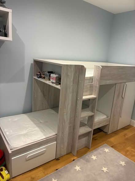 Photo of free Kids bunk bed (SW18) #3