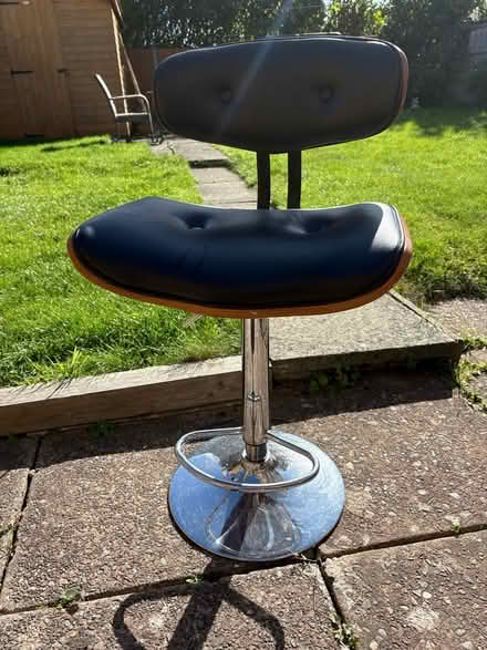 Photo of free Bar stool with working gas lift (Oswestry SY11) #1