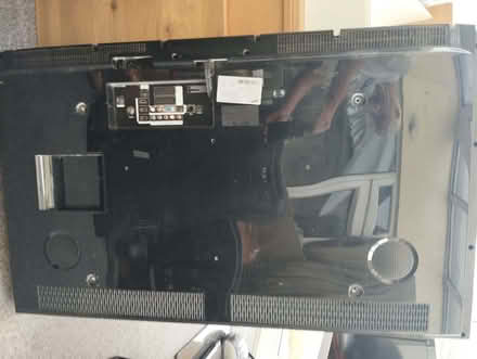 Photo of free Samsung LCD 46 inch TV - no stand (Walton-on-Thames KT12) #3