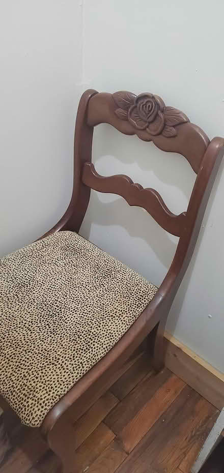 Photo of free Vintage Chair Want Gone By Sun (Fancy Gap) #1