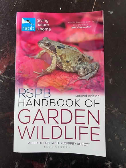 Photo of free RSPB book of garden wildlife (Kennington, Oxford, OX1) #1