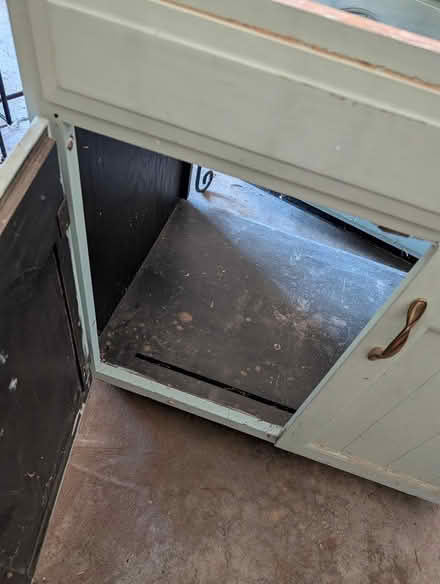 Photo of free bathroom vanity (Northwest Indianapolis) #4