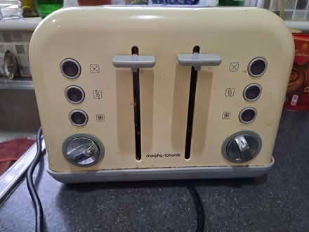 Photo of free 4 slice toaster (London Rd, HW HP11) #4