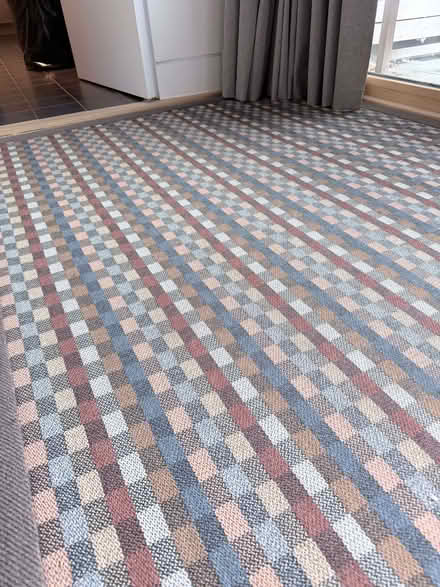 Photo of free Scottish ANTA rug in modern tartan pattern (West Common AL5) #1