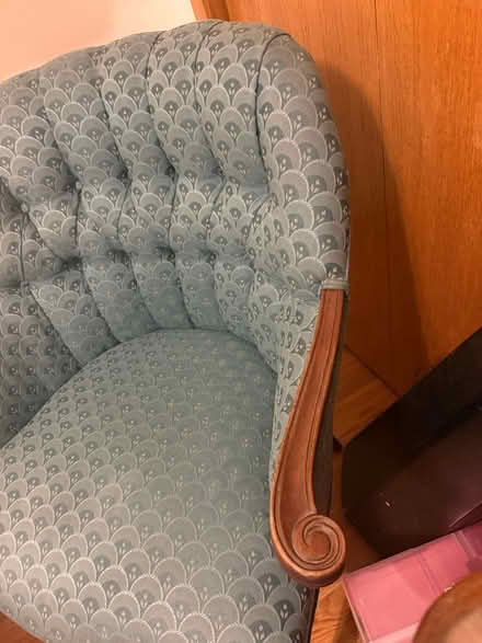Photo of free Nice chair (Bensenville) #2