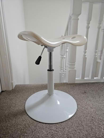 Photo of free Swivel stool (Bussage GL6) #2
