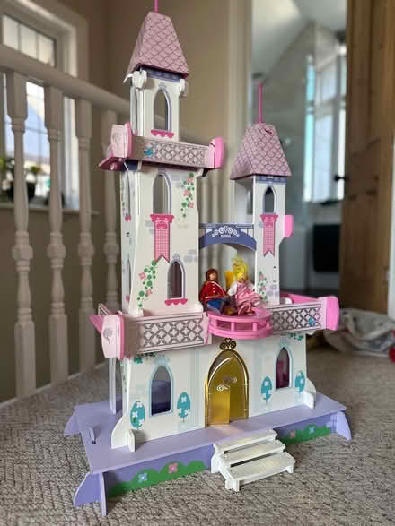 Photo of free Toy castle (Hampden Park BN22) #1