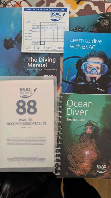 Photo of free BSAC diving manual and compression tables etc (Globe Town E2) #1