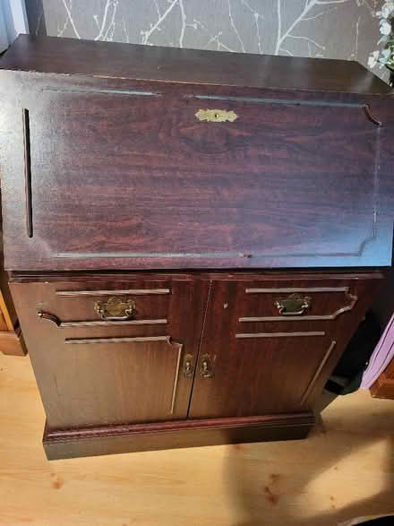 Photo of free Bureau desk unit (Round Green LU3) #1