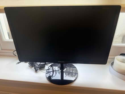 Photo of free Computer monitor - 23 in (Islington N1) #1