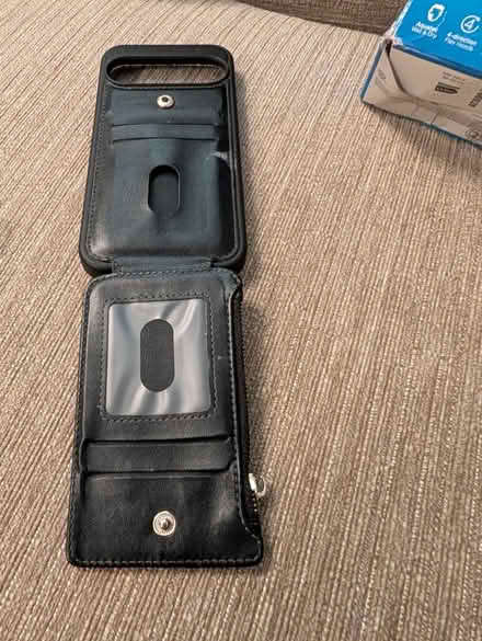 Photo of free Google pixel 9 pro XL case (Ecceshill BD2) #2