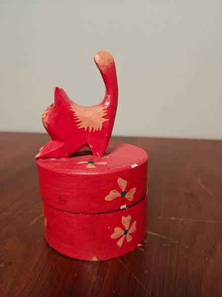 Photo of free Cute kitty holder for your goodies (10031) #2