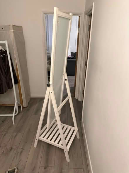 Photo of free Full length mirror on stand (Bethnal Green E2) #3