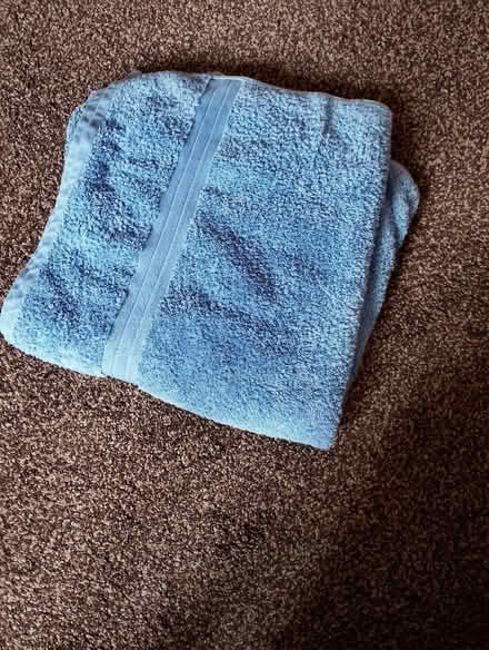 Photo of free Luxury large bath towel 175x84cm (Riddrie G33) #1