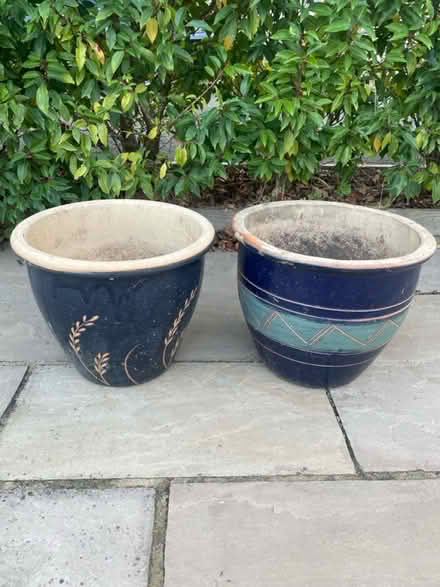 Photo of free 2 large pots (Bowbridge GL5) #1