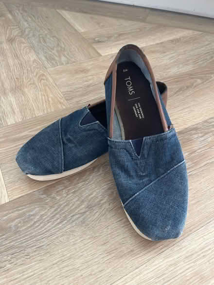 Photo of free Toms shoes (Attenborough NG9) #1