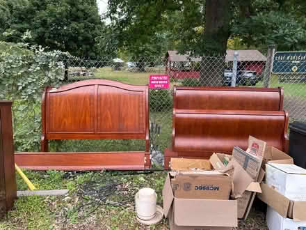 Photo of free Curb alert:cherrywood beds (Lake Mohegan, NY) #1