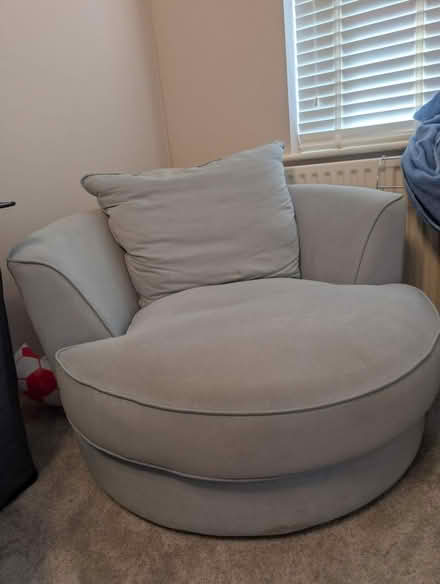 Photo of free Teal swivel arm chair (Petts Wood BR5) #1
