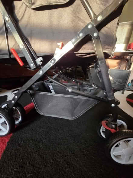 Photo of free Double cat / dog stroller (Kew Gardens) #4
