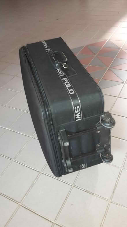 Photo of free Suitcase "Swiss Polo" (Queenstown, near MRT) #3