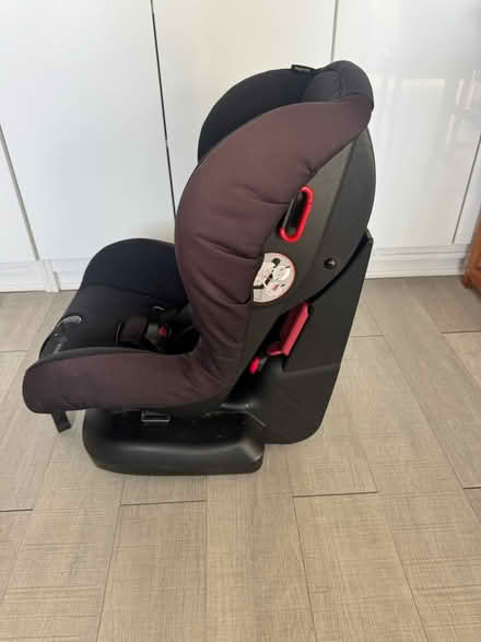 Photo of free Maxi cosi car seat (Chessington KT9) #3