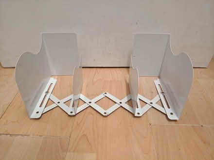 Photo of free adjustable white metal shelf, book support (Boscombe BH5) #1