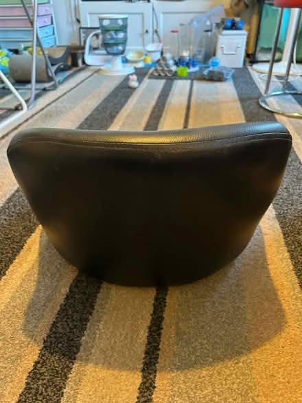 Photo of free kitchen stool seat (Jennetts park RG12) #2