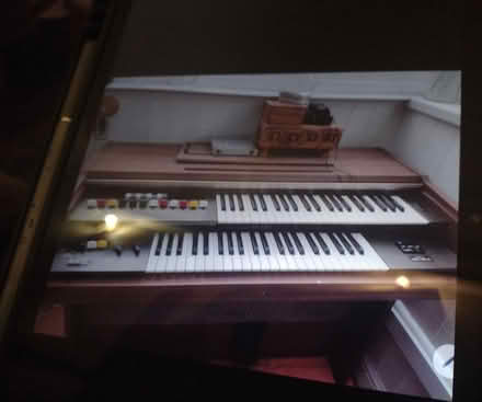 Photo of free Electric organ (Pontypridd CF37) #1